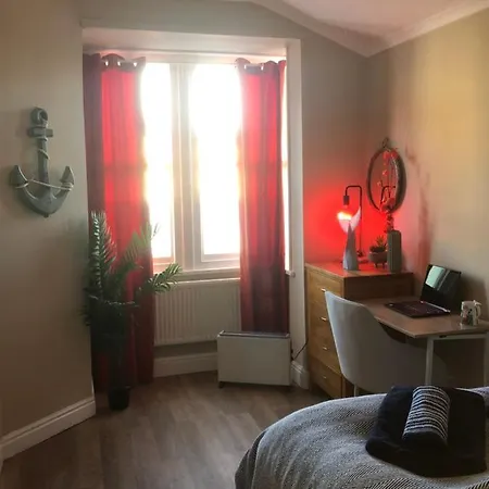 Granby House Apartments, 2, In The Old Town, Free On Street Parking Included * Scarborough