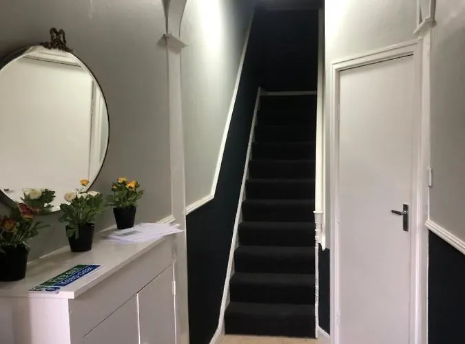 Granby House Apartments, 2, In The Old Town, Free On Street Parking Included * Scarborough