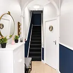 Granby House Apartments, 2, In The Old Town, 5 Minutes Walk To South Bay Beach, Free On Street Parking Apartmán