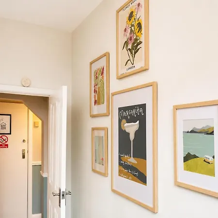 Apartmán Granby House Apartments, 2, In The Old Town, 5 Minutes Walk To South Bay Beach, Free On Street Parking Scarborough